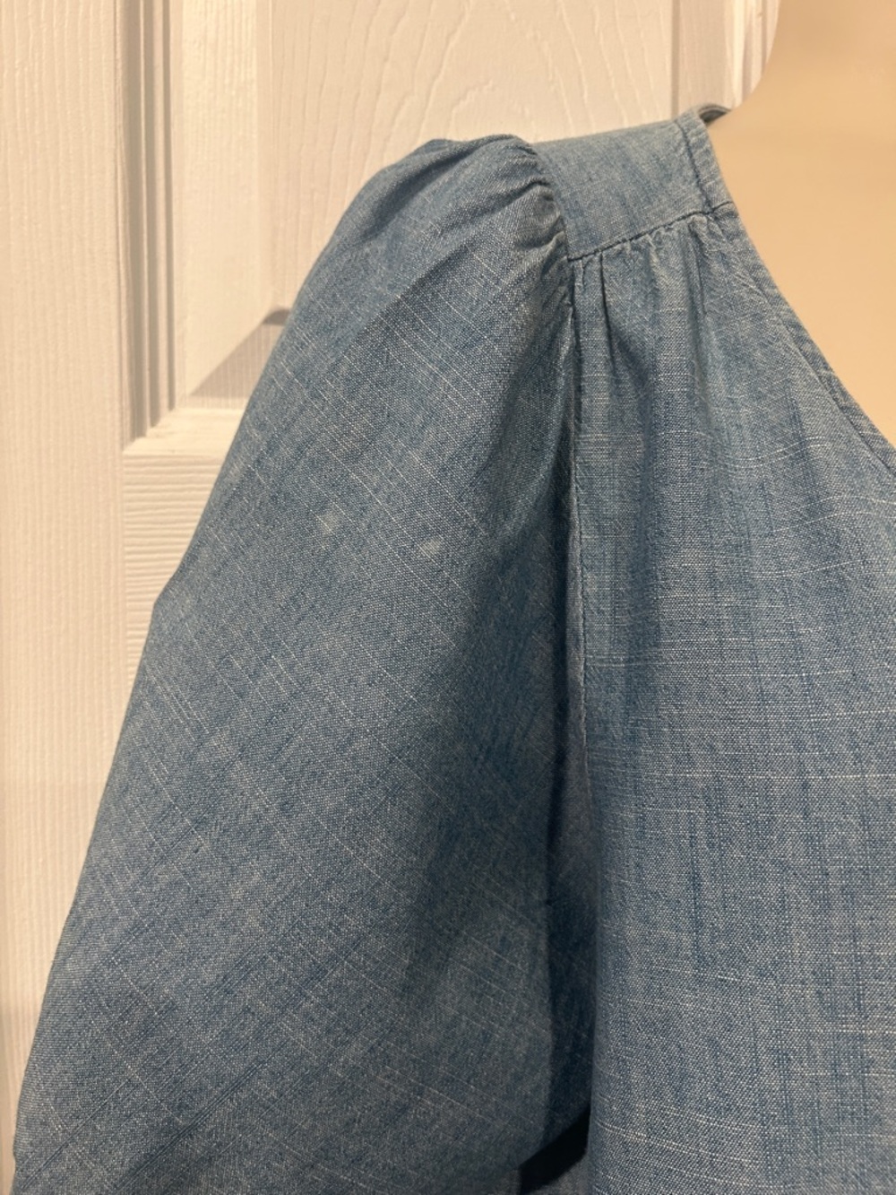 J. Crew Factory Light Blue V-Neck Puff Sleeve Chambray Top - Picture 3 of 4